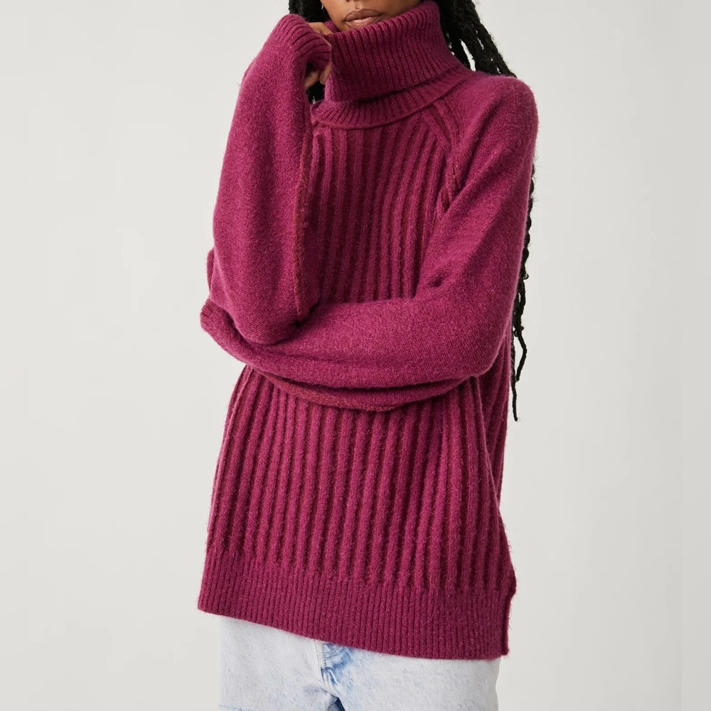 Free People Big City Ribbed Turtleneck Sweater in Mulberry Size Medium NWT